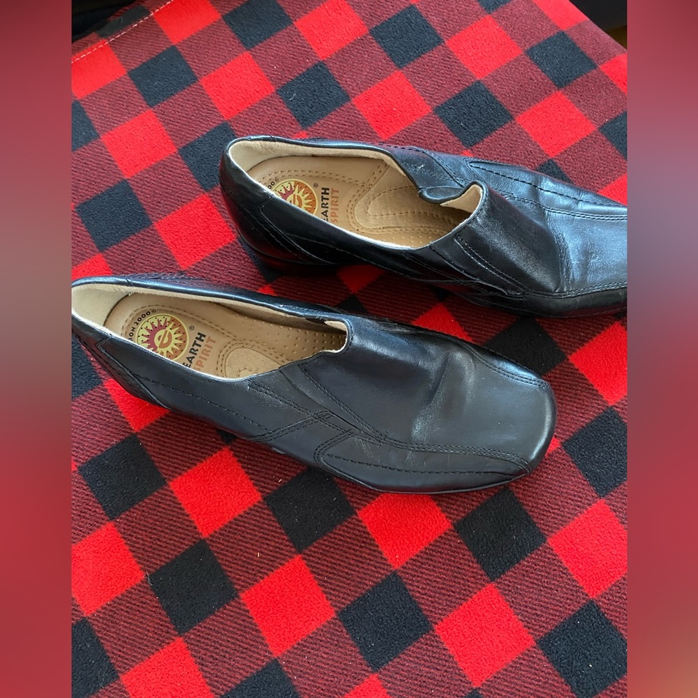 Black Leather Earth Spirit Shoes - size 8 - 2” heel - EUC
